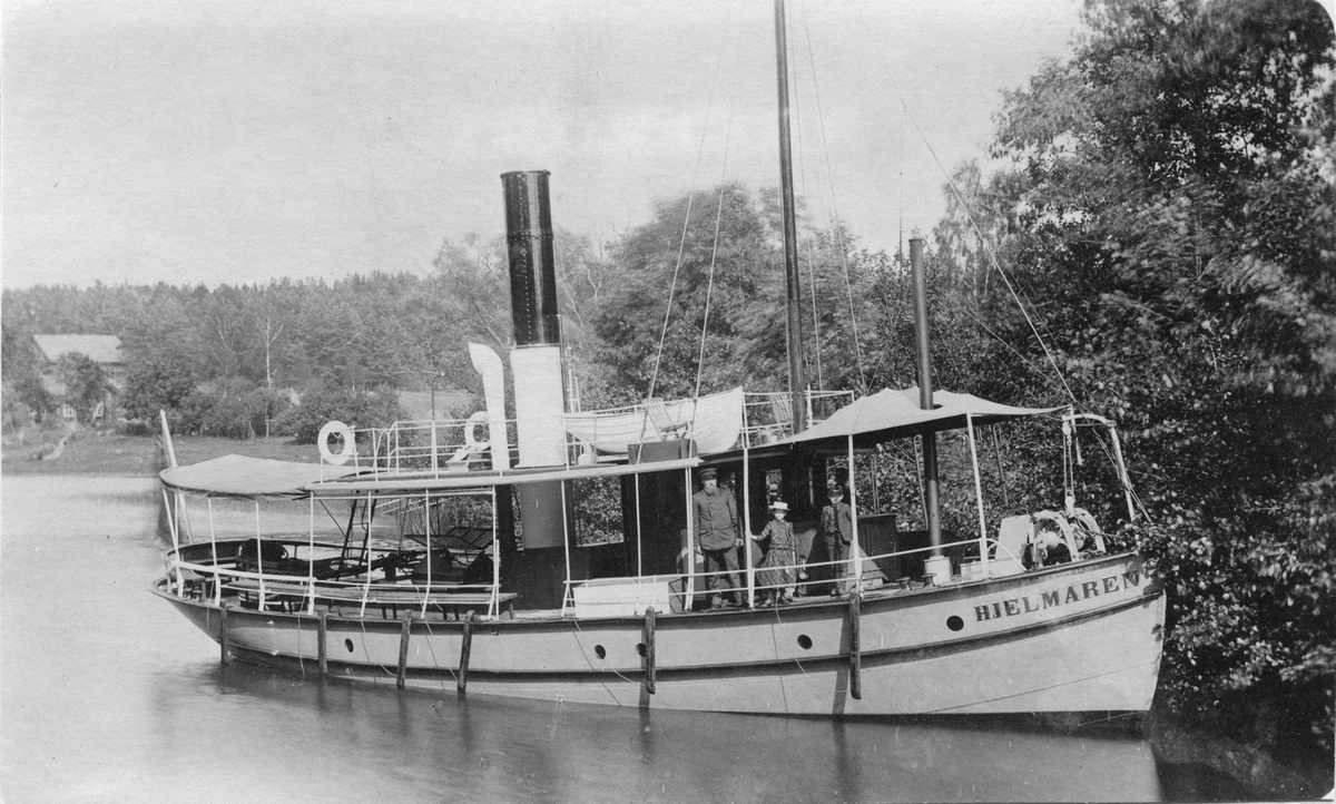 Kanalbåten Hjelmaren nedanför åttonde slussen, Hjälmare kanal, 1910. Bild från tidskriften Hemmets bildmaterial.
