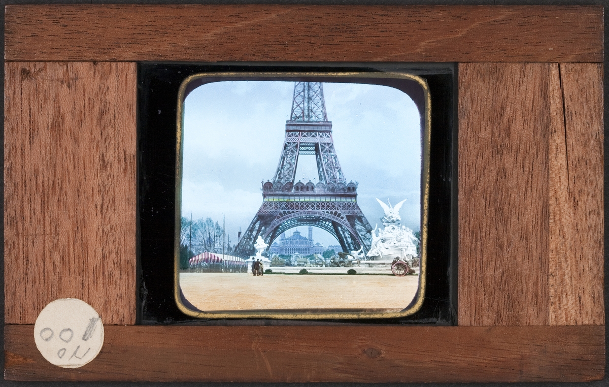 Ljusbild för laterna magica med motiv av Eiffeltornet.