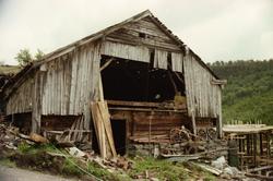 Dokumentasjonsbilder av Stavsengløa i Liabygda.