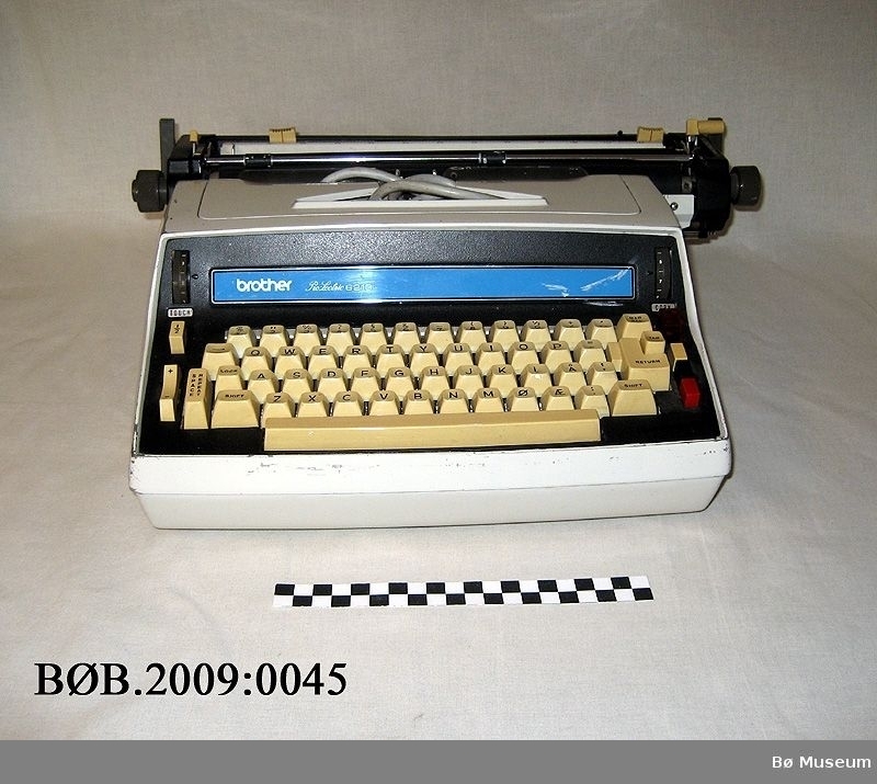 Elektrisk skrivemaskin med varetrekklektonikk industri