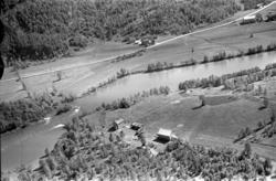 Flyfoto: Salangsdalen, Elvegård/Fossmo i Bardu 1956