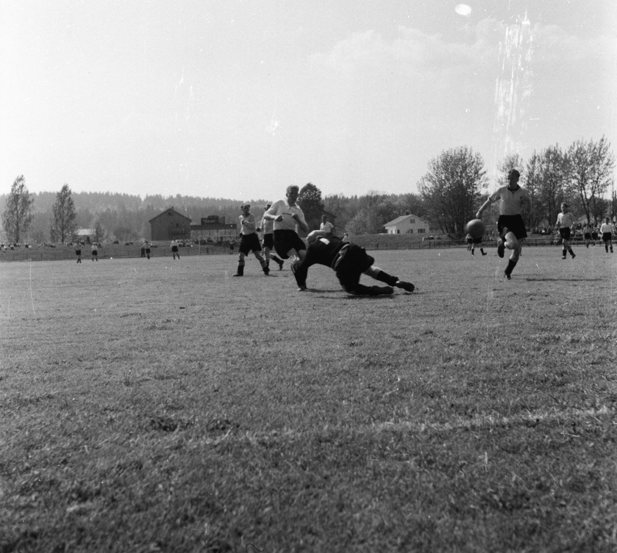 Vardens arkiv. "Fotballkamp. Odd - Moss  5-1"  27.05.1954