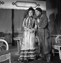 Nationaltheatret. Hovedscenen..DEN GALE FRA CHAILLOT av Jean