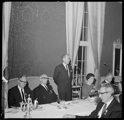 Jubileumsfest. Generaldirektør Holte taler.