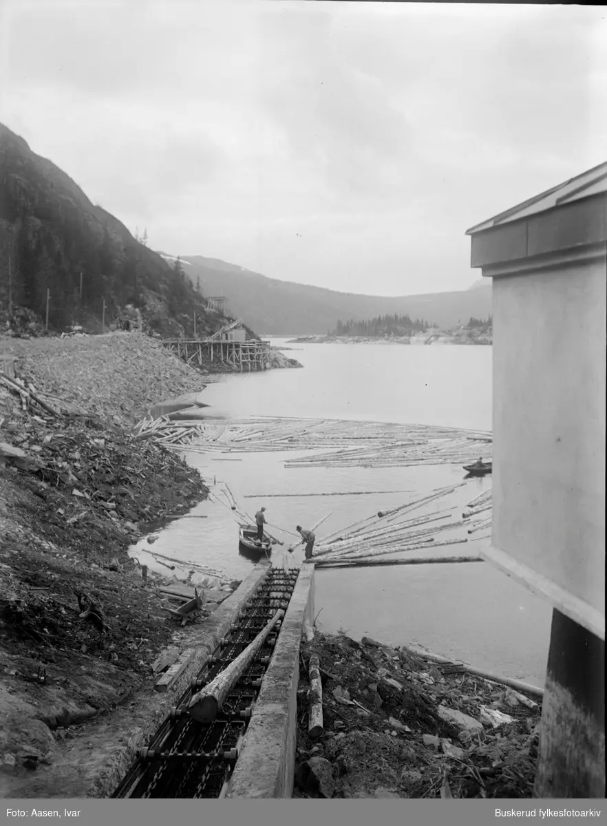 Tunhovdfjorden
Tømmerrenna ved demningen