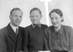 Ole og Inger Bjørseth med sønnen Olav