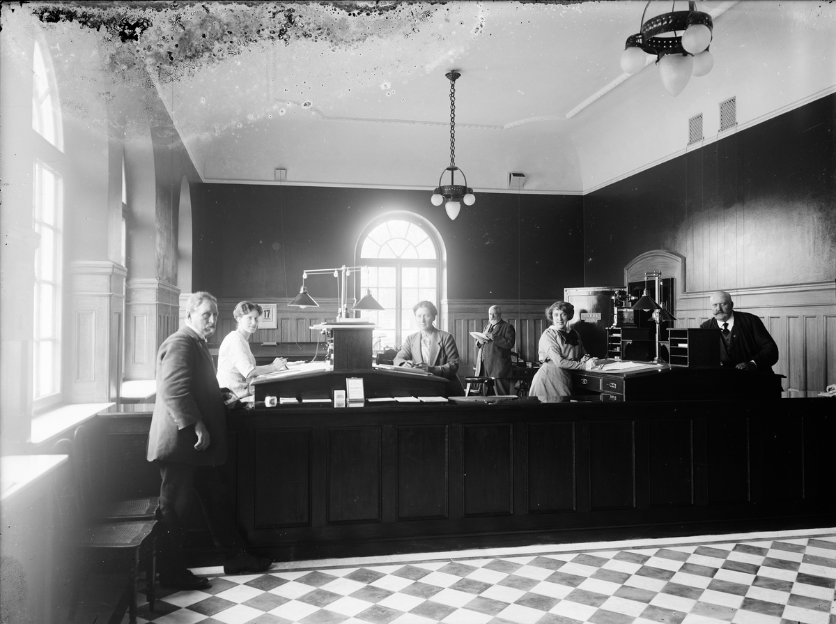 Uplands Enskilda Bank strax efter invigningen, Östhammar, Uppland 1914