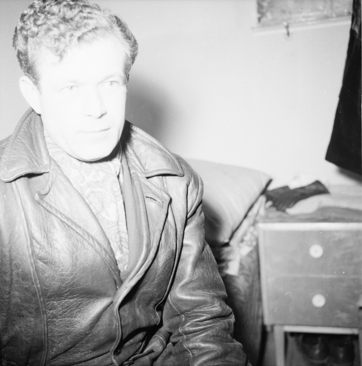 Vardens arkiv. "Oskar Knutsen"  24.02.1954
