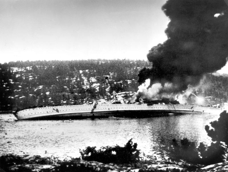 Krysseren Blücher er Tysklands nyeste krigsskip, og Hitler blir rasende da den blir senket i Oslofjorden. Foto: Forsvarsmuseet. (Foto/Photo)