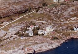 Flyfoto fra Nordlandet i Kristiansund. Øvert til høyre i bil