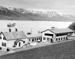 Rugset møbler a/s på Rugset i Averøy kommune. Ukjent daterin