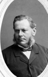 ";H(?) Bøe";. Foto av en mann ved navn H. Bøe. Fornavnet er 