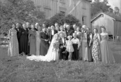 Brudeparet Solveig Nielsen og Johan Arne Tømmervåg. Bryllupe