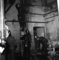 Vardens arkiv. "Brann i Spritfabrikken"  02.02.1954