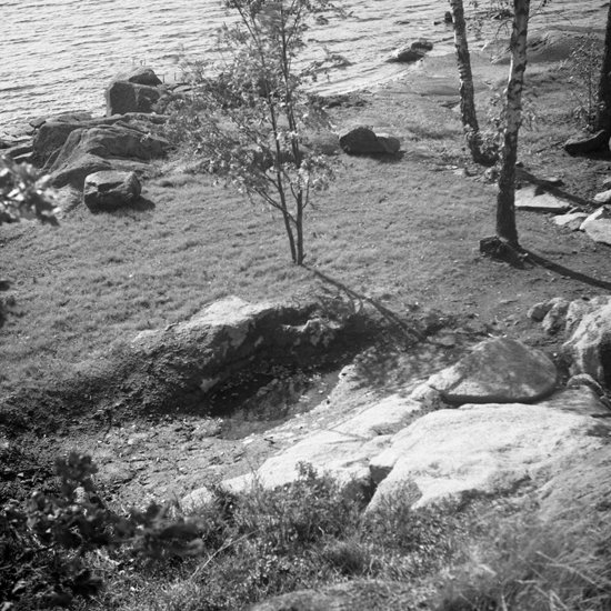 Tingsås. Brevik, fyndplats för två sandstensyxor, från NO. 1968.