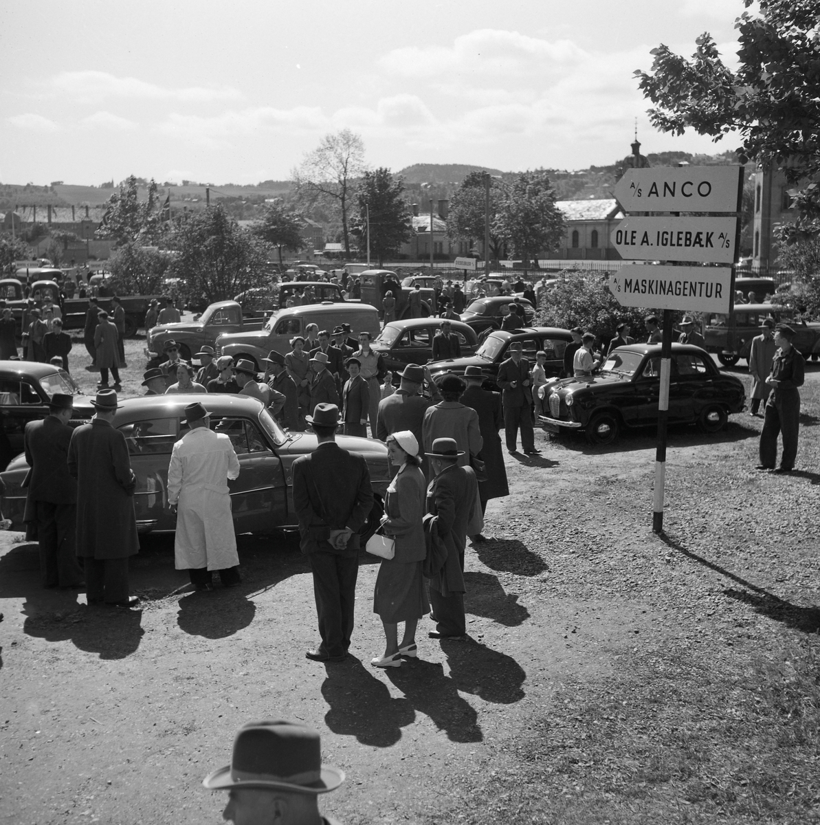 Bilutstillingen på ytre Kongsgård 1953