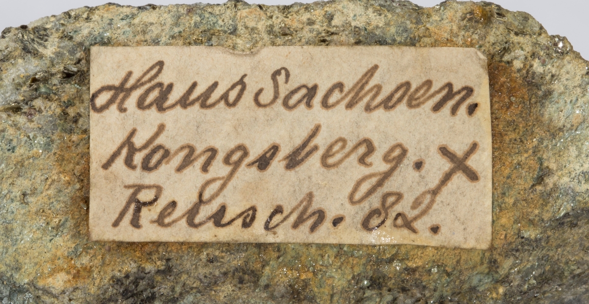 Etikett på prøve:
Haus Sachsen. Kongsberg
Reusch.82