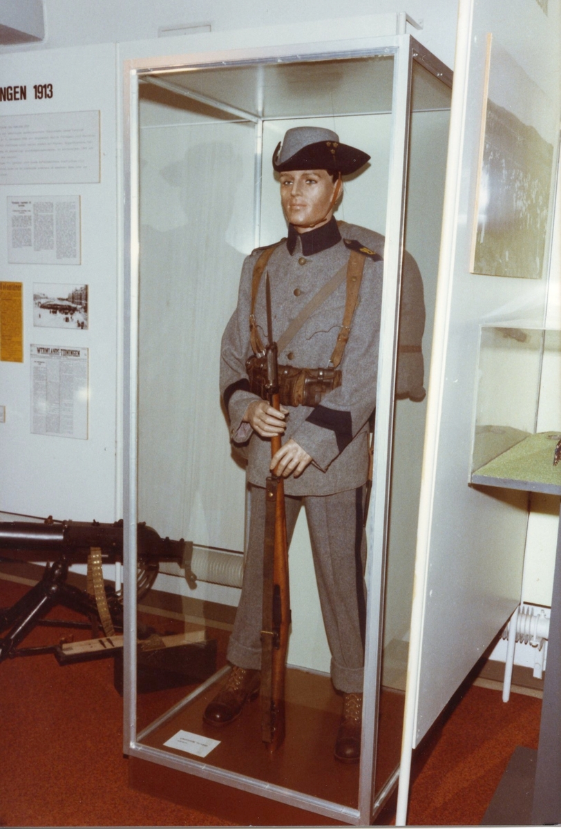 Studiebesök vid I 2 museum, Karlstad. Uniform m/1910.