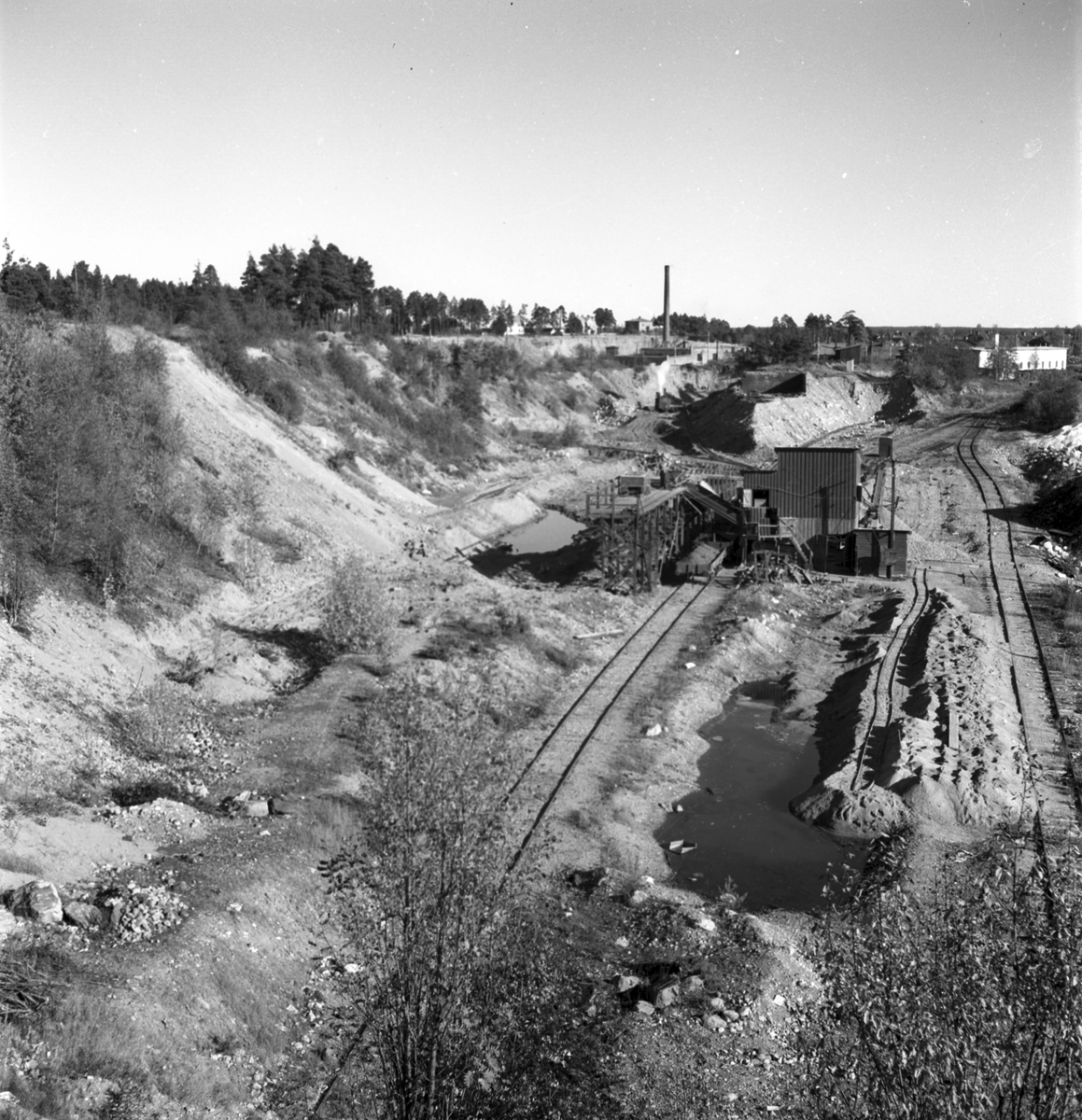 Grusgrop vid GDJ, Nynäs. Oktober 1945.