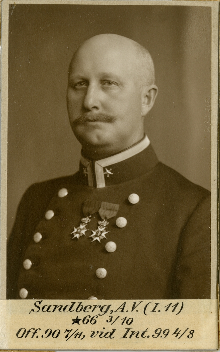 Porträtt av Axel Victor Sandberg, officer vid Kronobergs regemente I 11 och Intendenturkåren.