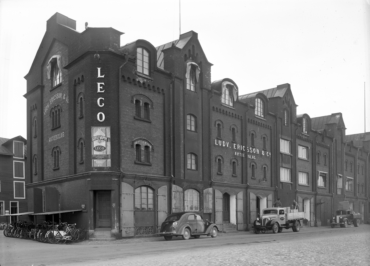 Exteriör av kontor och magasinbyggnad. Juni 1945. Ericsson Ludvig & Co, Norra Skeppsbron 3, Gävle.
