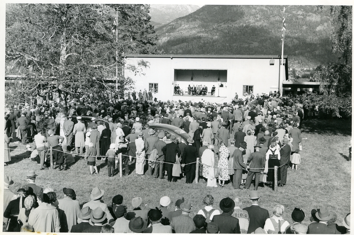 Frå opninga av jubileumssjået i Seljord i 1956