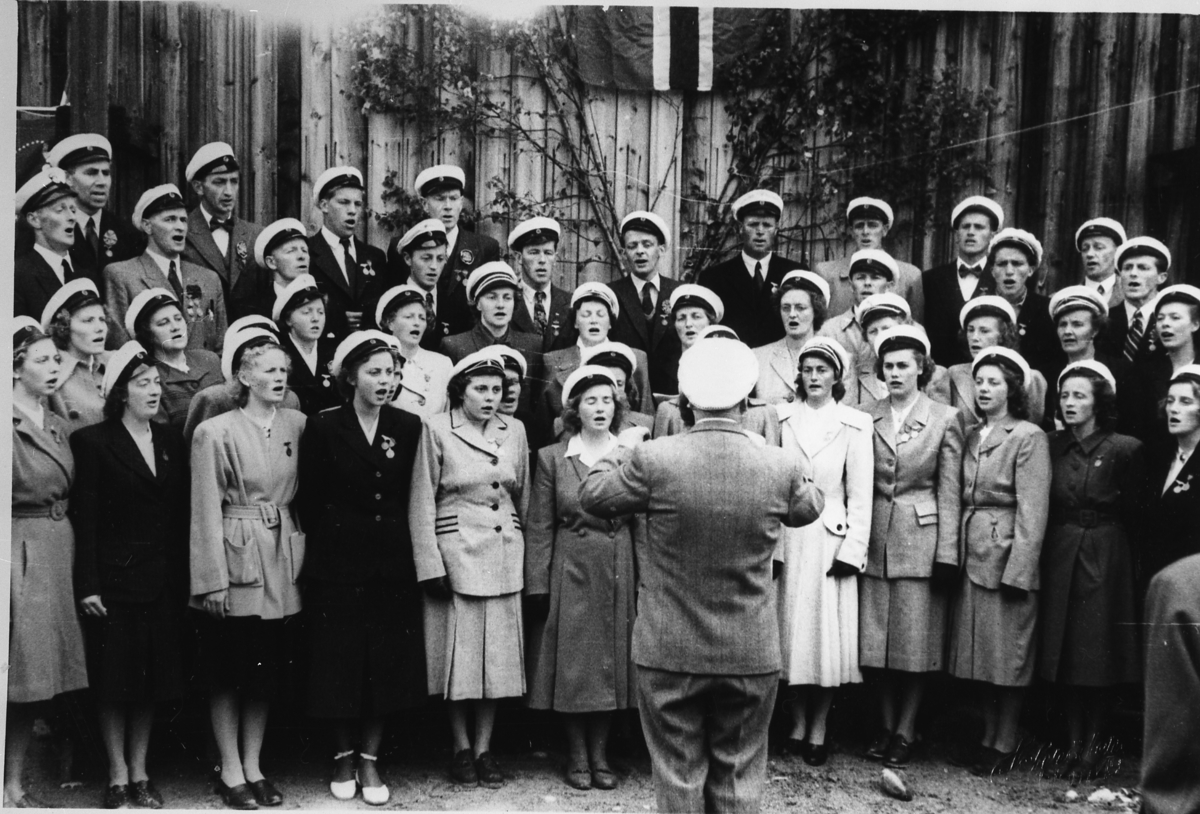 Røros Arbeiderkor ved Stevnehallen, 1949