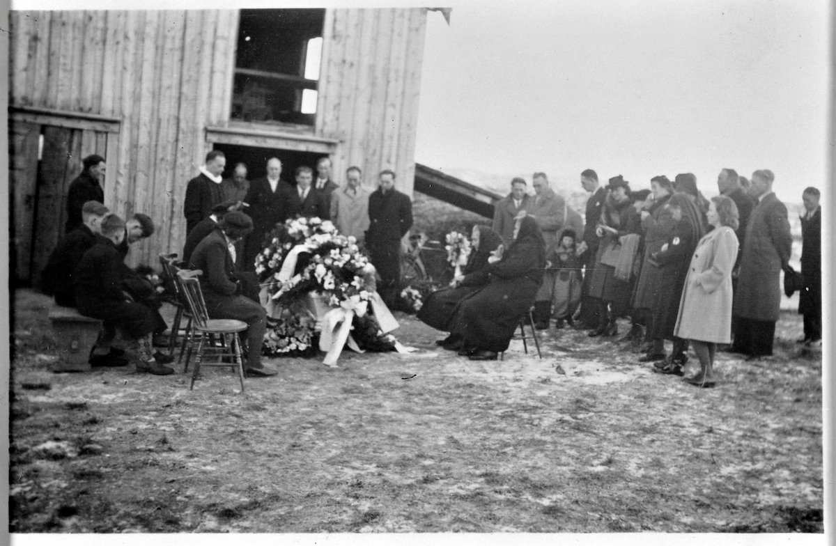 Begravelse i Torkelvik ca. 1947