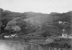Løkken Verk med utsikt mot berghaldene.