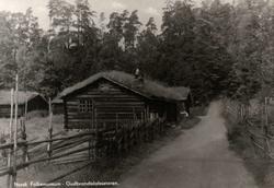 Postkort, Gudbrandsdalssetra, skigard langs veien. Gudbrands