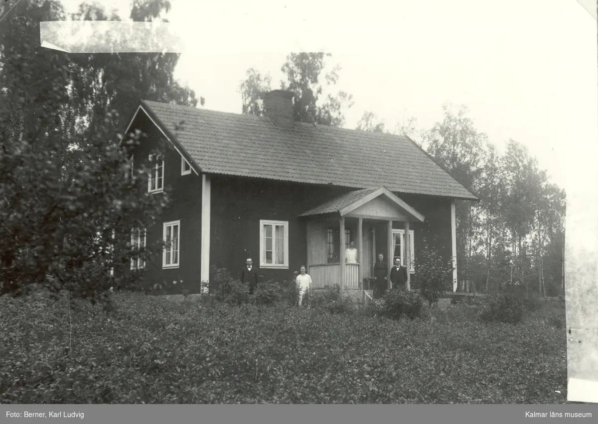 Familj vid Tyrtorp 1923 (Nästeshult).