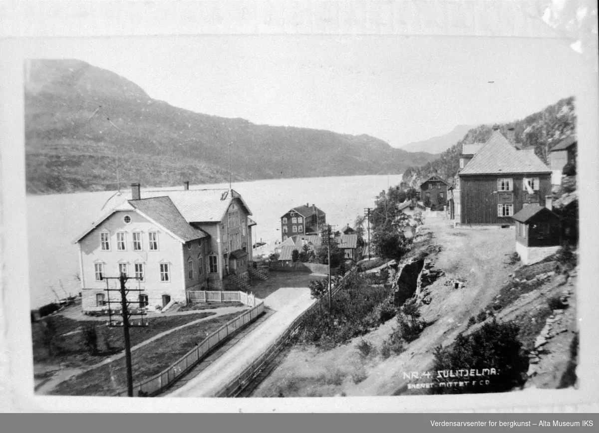 Postkort med bilde av gruvebyen Sulitjelma i Kåfjord.