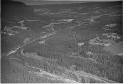 Oversiktsbilde Hunder, Øyer, 14.08.1953, Lågen, gårdsbruk, ,