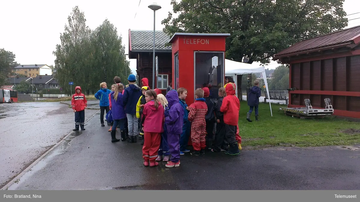 Kjelsåskiosken et prøverom ved Telemuseet på Kjelsås jernbanestasjon Åpning av lekebyttekiosk