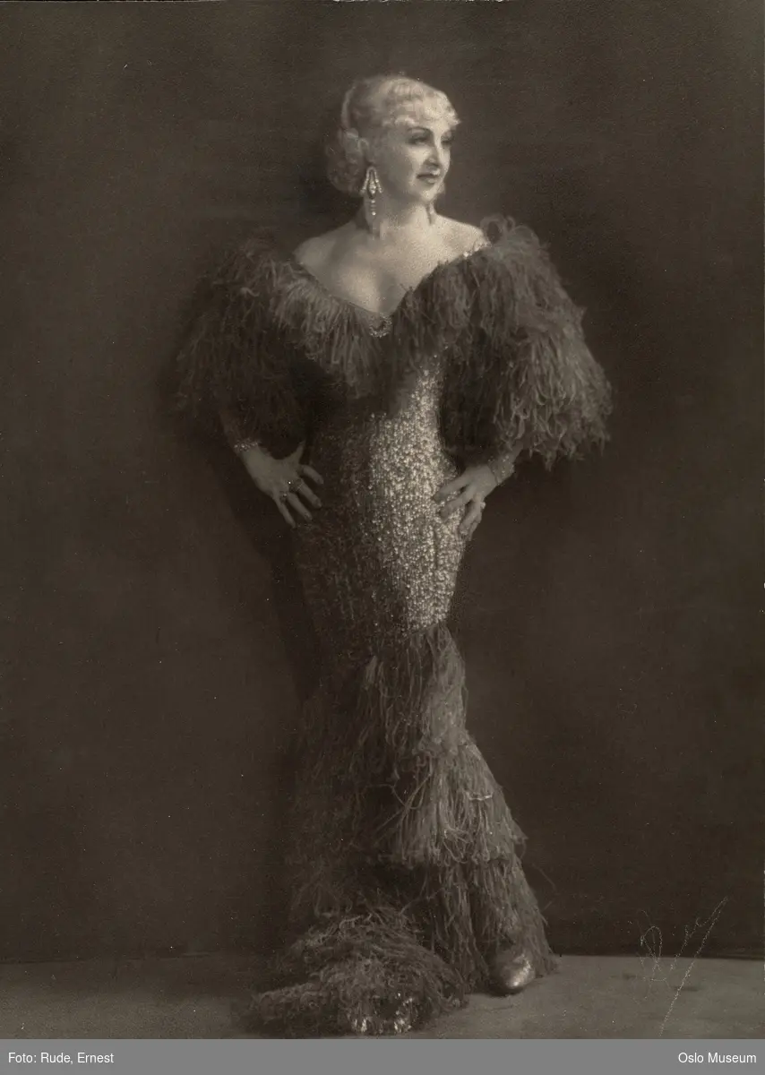 portrett, kvinne, skuespillerinne, rollebilde, Mae West, stående helfigur, kostyme