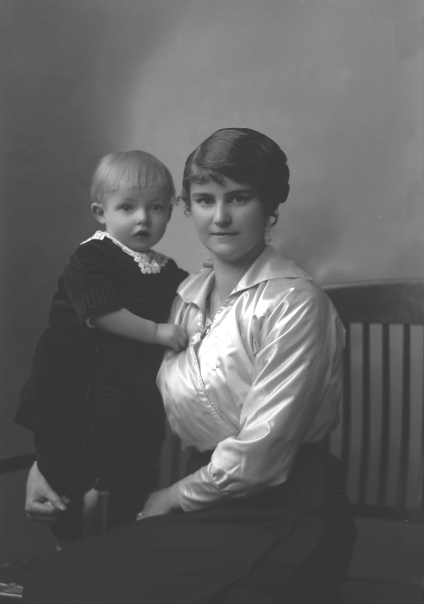 Åke Skog med mamma Essy