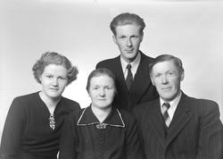 Ellev Buseth med familie