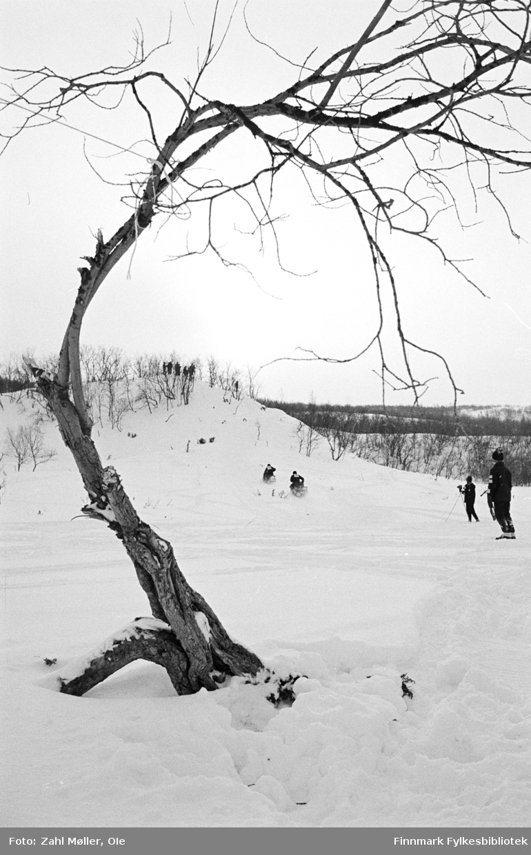 Mars 1969. Nuorgam, Finland. Snescooterløp.