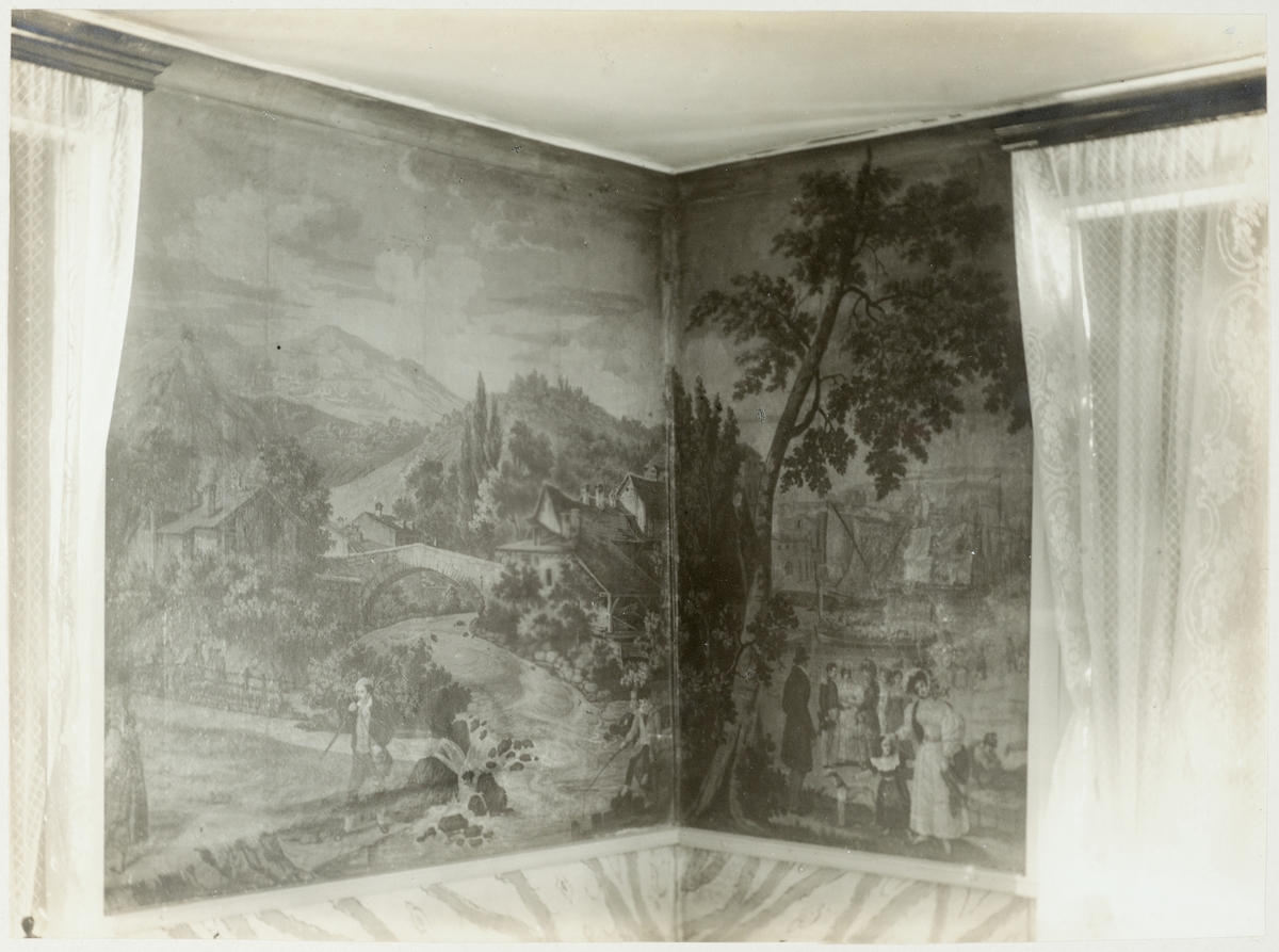 Sju fotografier av engelska tapeter från mitten av 1800-talet.
Tapeterna importerades av Jacob Sahlberg, ägare till Mårsta gård.