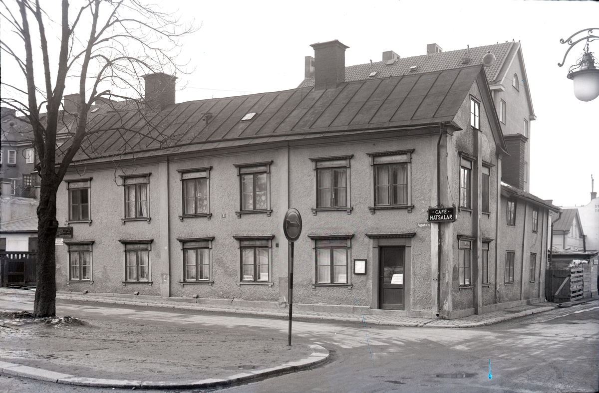 Hörnet Ã
gatan/repslagaregatan. a. m. gustafsson & co, ingång från ...