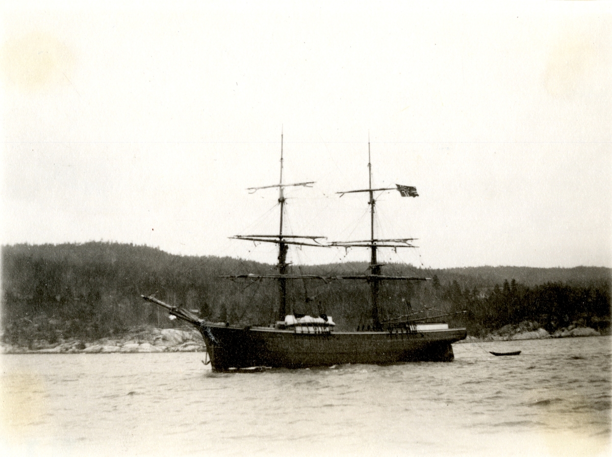 Brigg 'Atlantic' (ex tysk s.n.)(b.1870, J. F. Strenge, Fünfhausen, Tyskland), - i Kristianiafjorden.