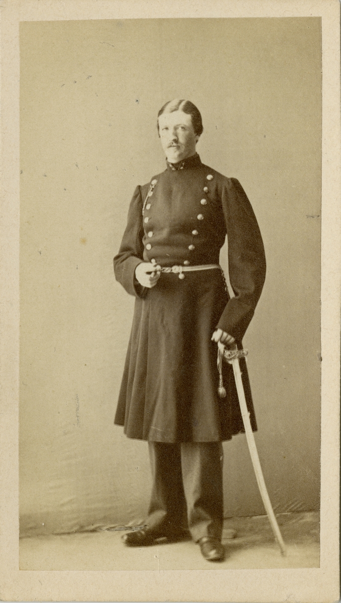 Porträtt av okänd löjtnant vid kavalleri.