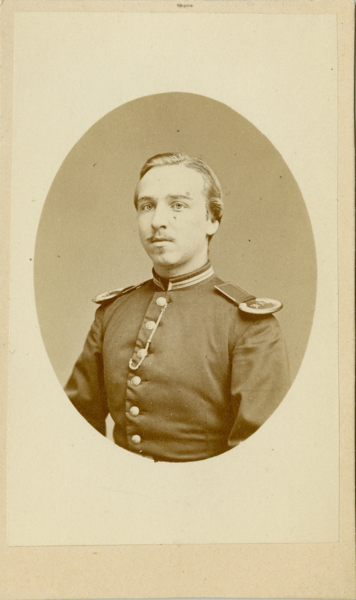 Porträtt av Gustaf Albert Höijer, officer vid Västerbottens fältjägarkår I XIX.