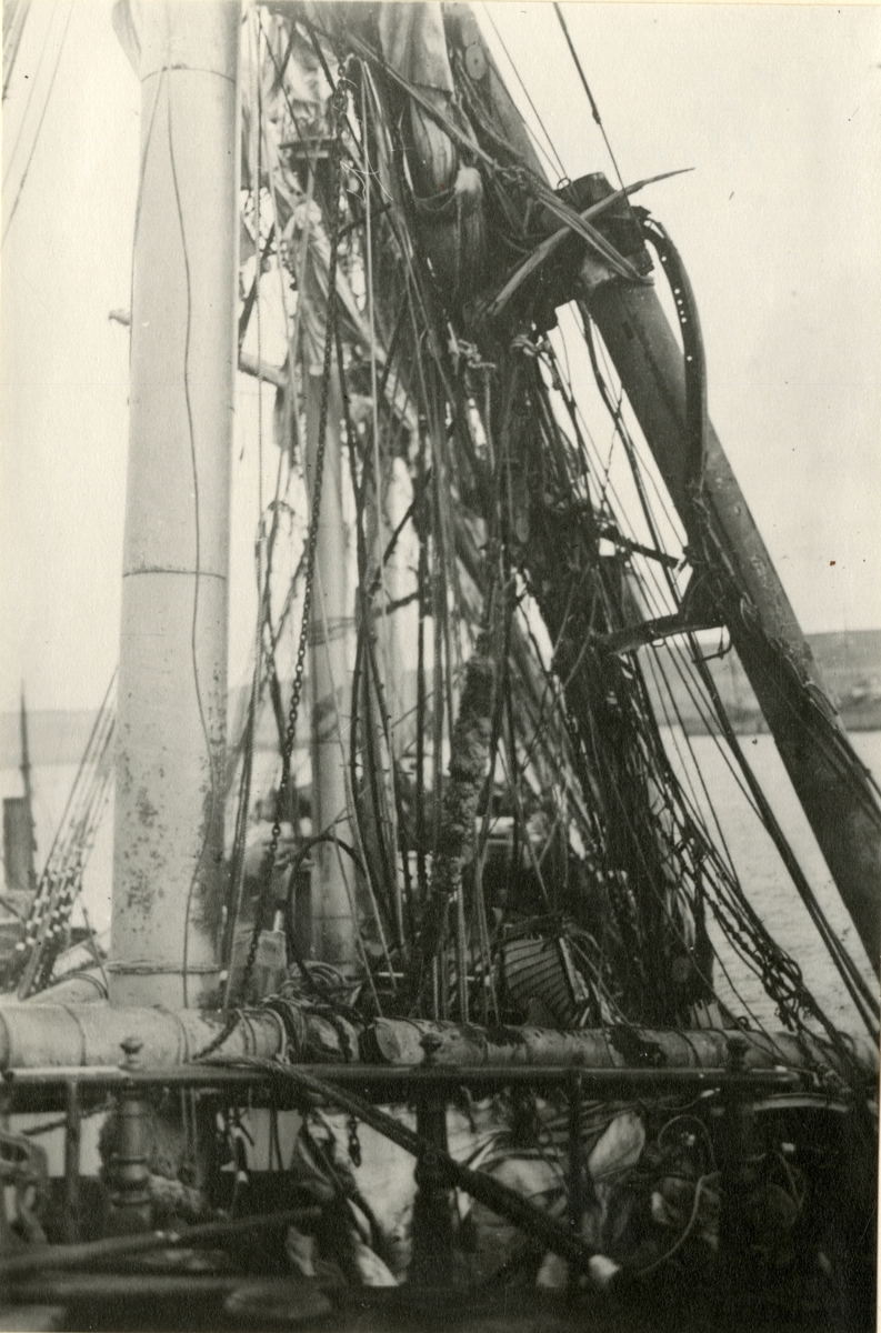 4 mastet stålbark 'Beechbank' (ex britisk s.n.)(b. 1892, Russell & Co., Greenock, Skottland), - etter havari i Nord-Atlanteren, januar 1916.