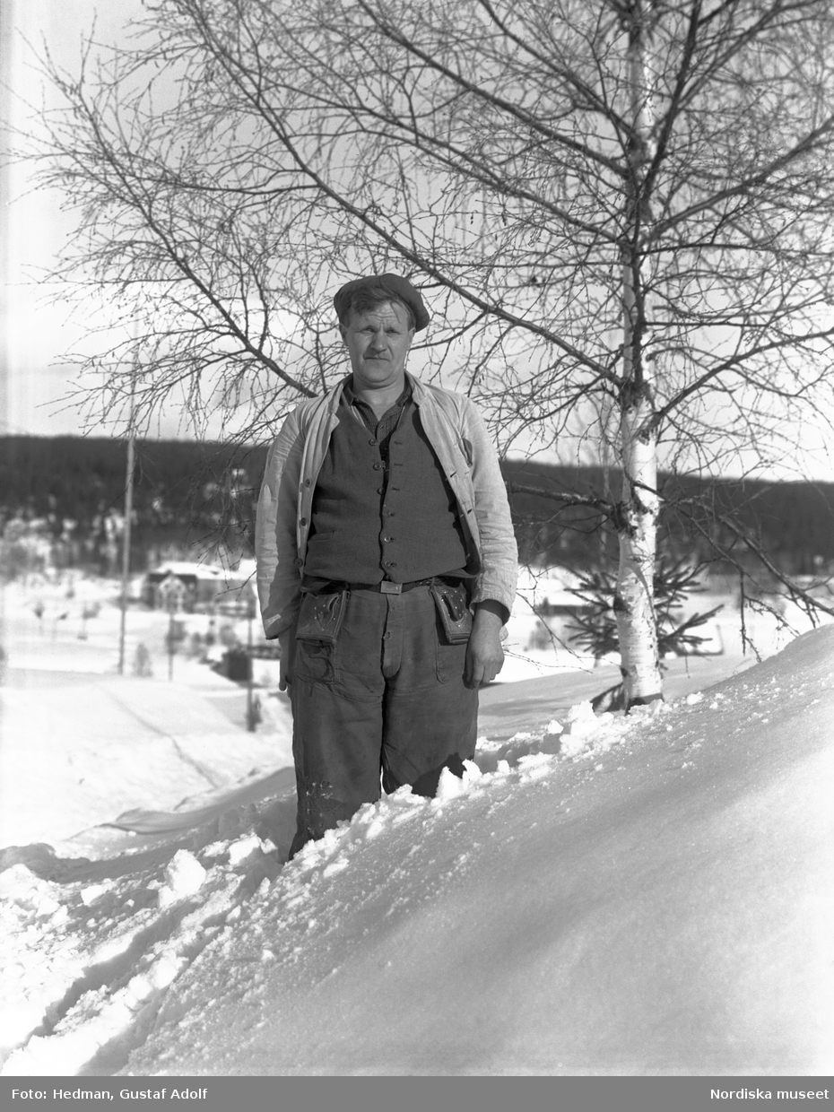Alfred Eriksson i djup snö.
