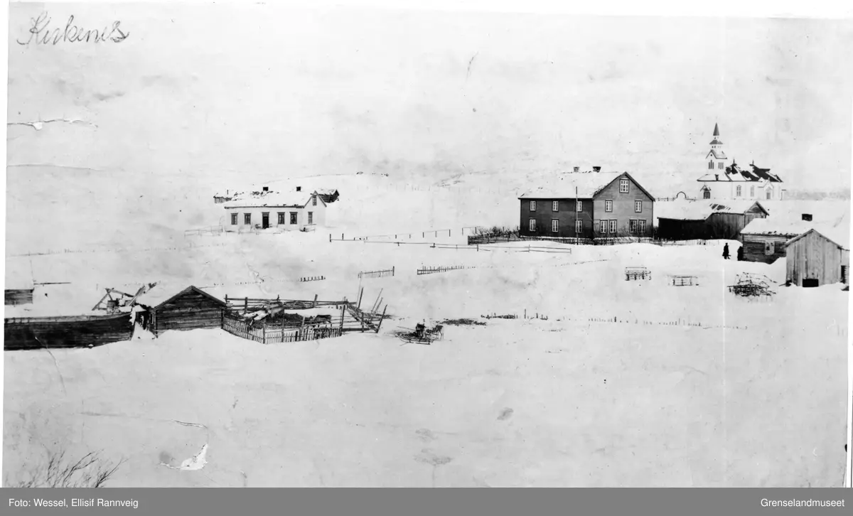 kirkenes-1898-fv-klokkerg-rden-hans-p-figenschous-hus-kirken-lengst