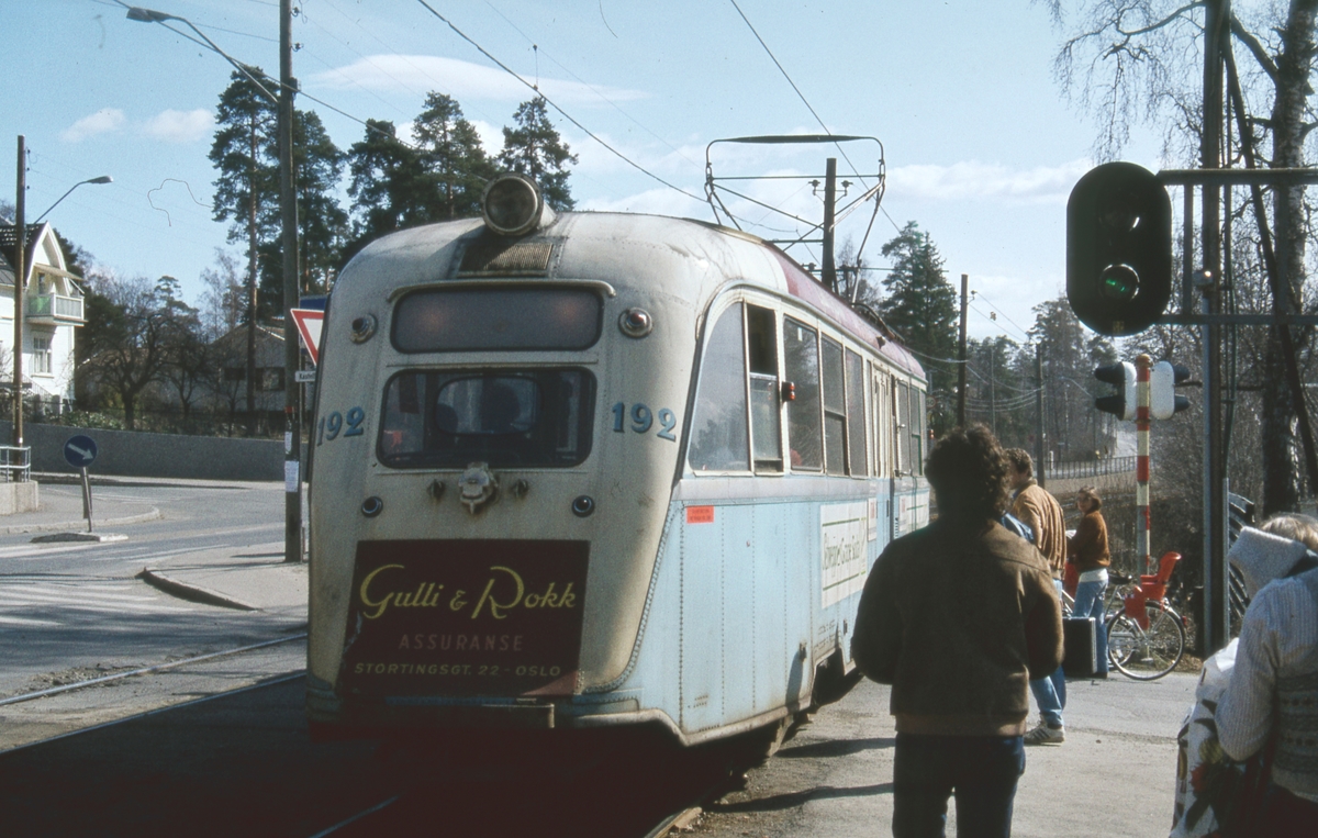 "Gullfisk" 192 ved Kastellet holdeplass på rute 9 Lilleaker-Ekebergbanen.
