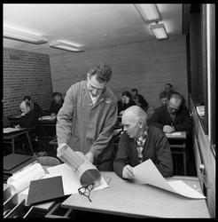 Kurs ved opplæringsavdeling. Platearbeidere får utfoldingslæ