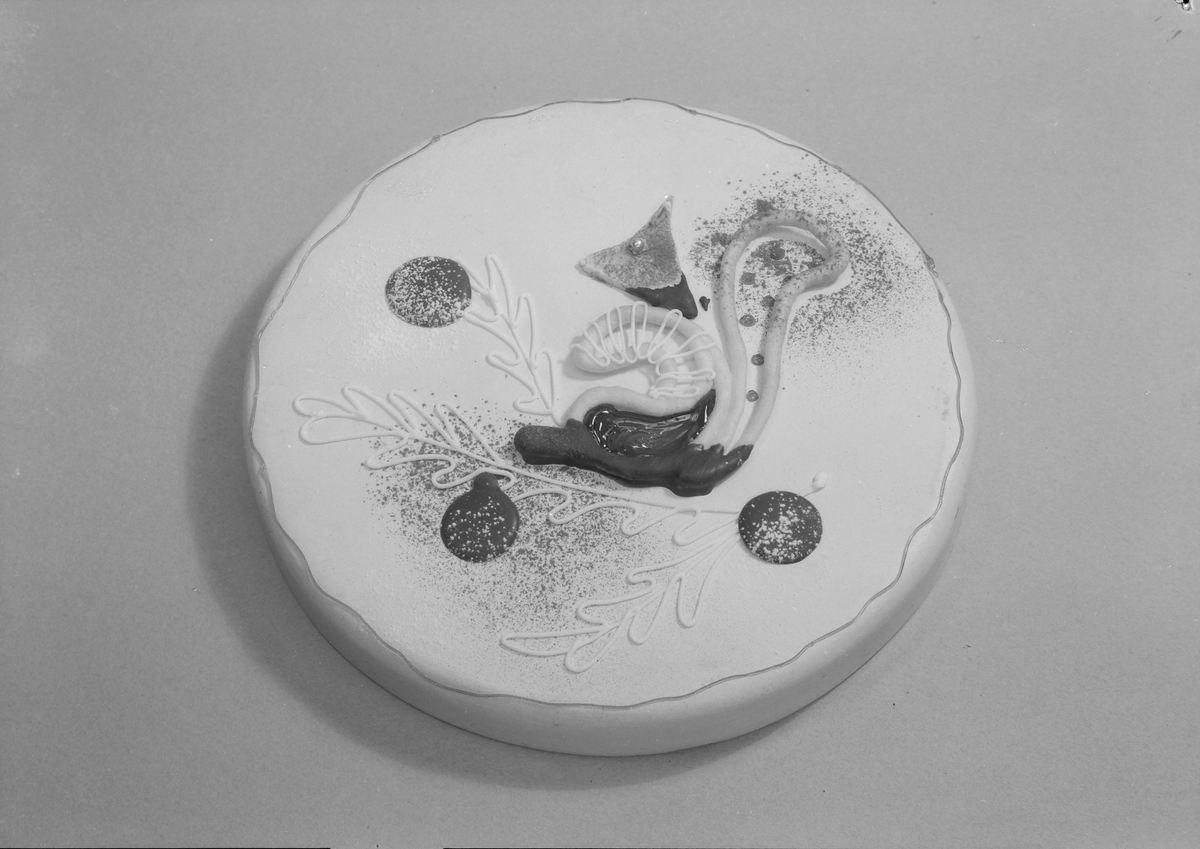 Kaker med forskjellig pynt