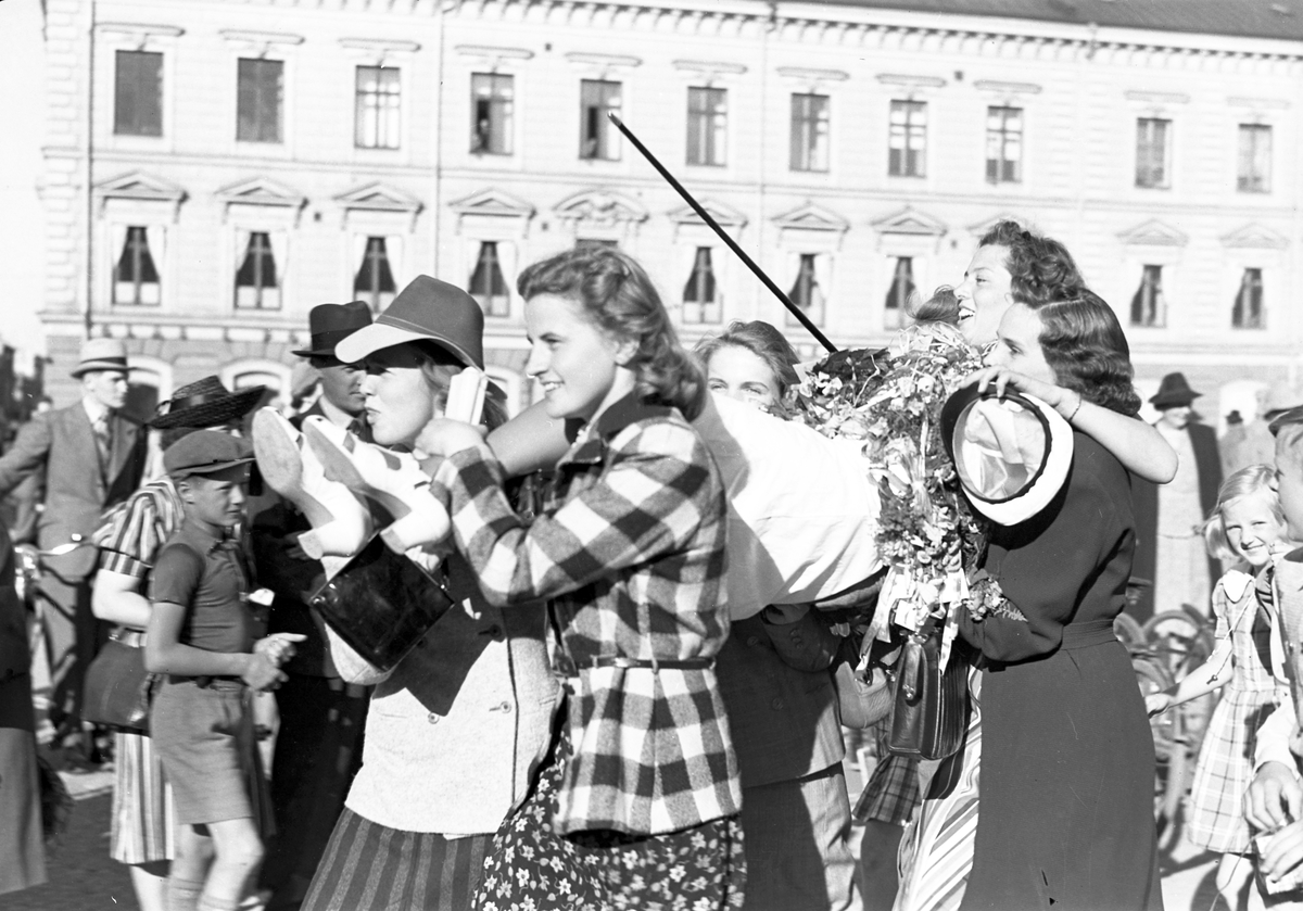 Studenter på Rådhustorget. Den 3 Juni 1941


